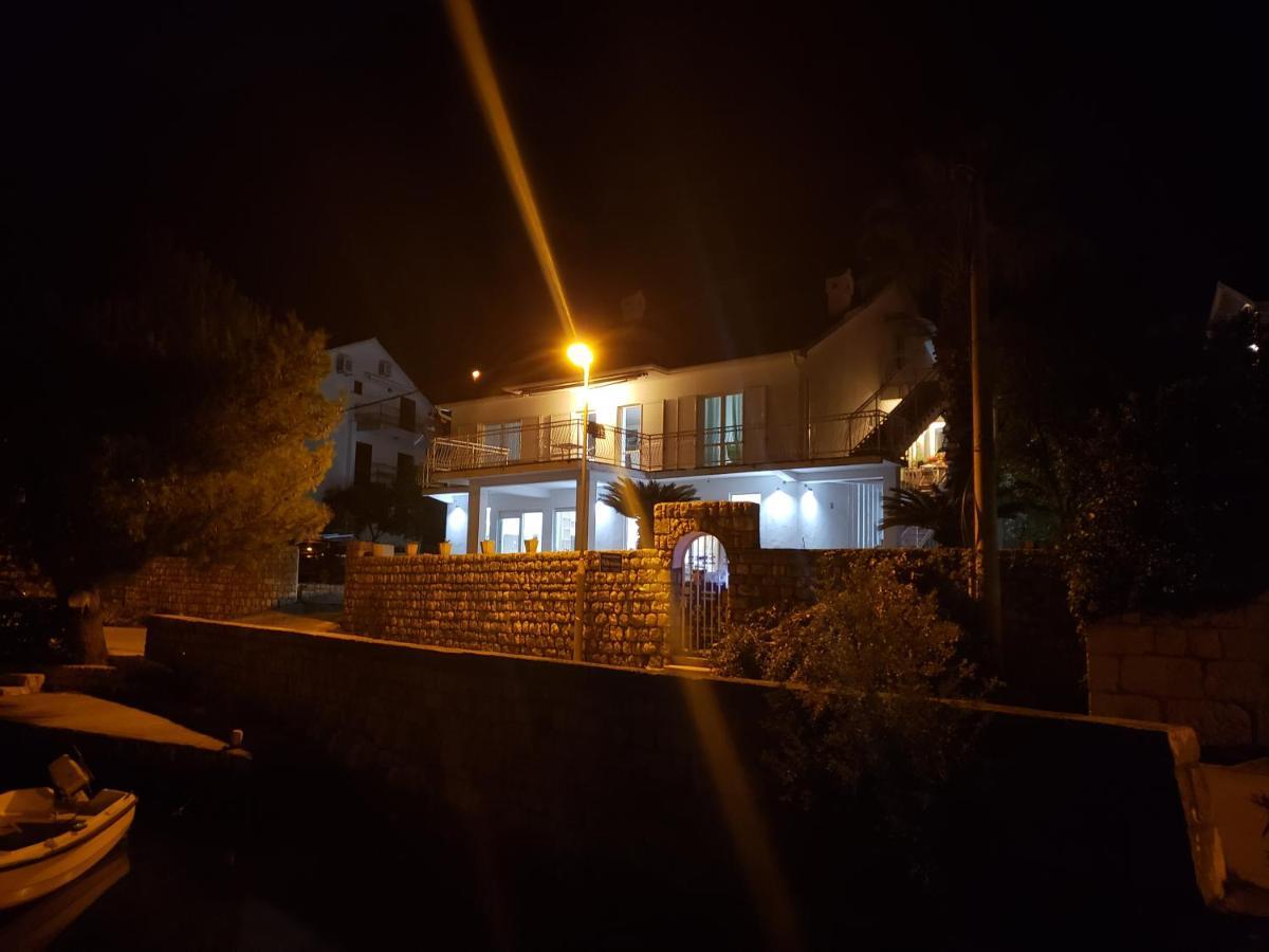 Waterfront Apartment Petrovina Kotor Luaran gambar