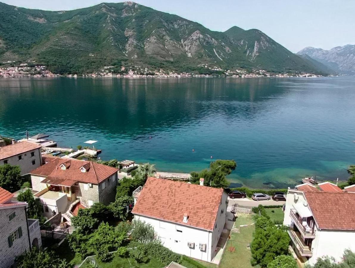 Waterfront Apartment Petrovina Kotor Luaran gambar