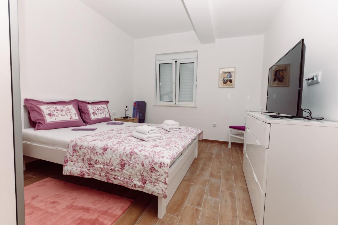 Waterfront Apartment Petrovina Kotor Luaran gambar