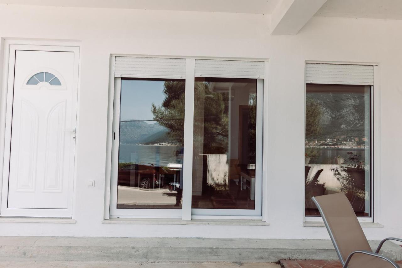 Waterfront Apartment Petrovina Kotor Luaran gambar