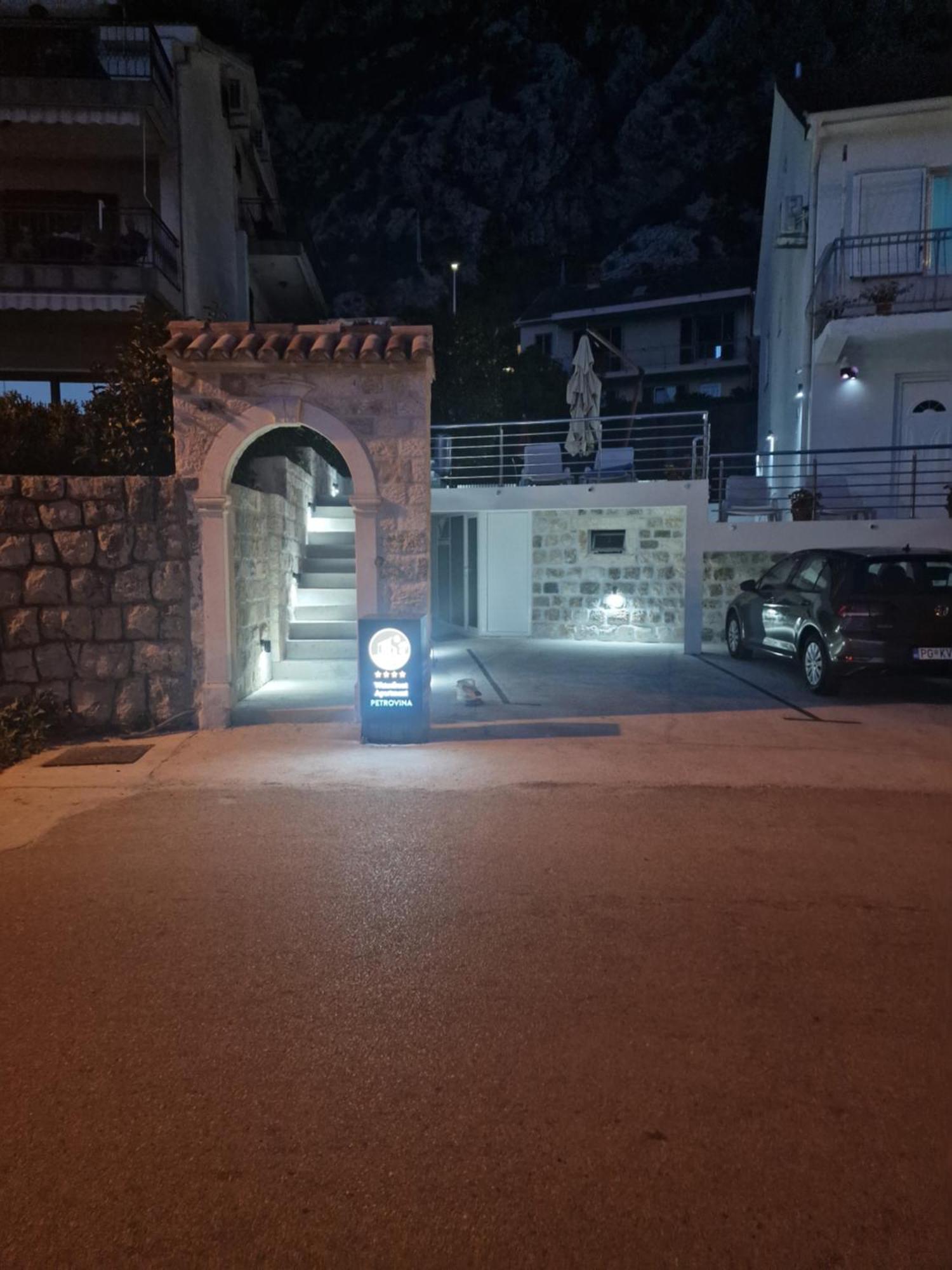 Waterfront Apartment Petrovina Kotor Luaran gambar