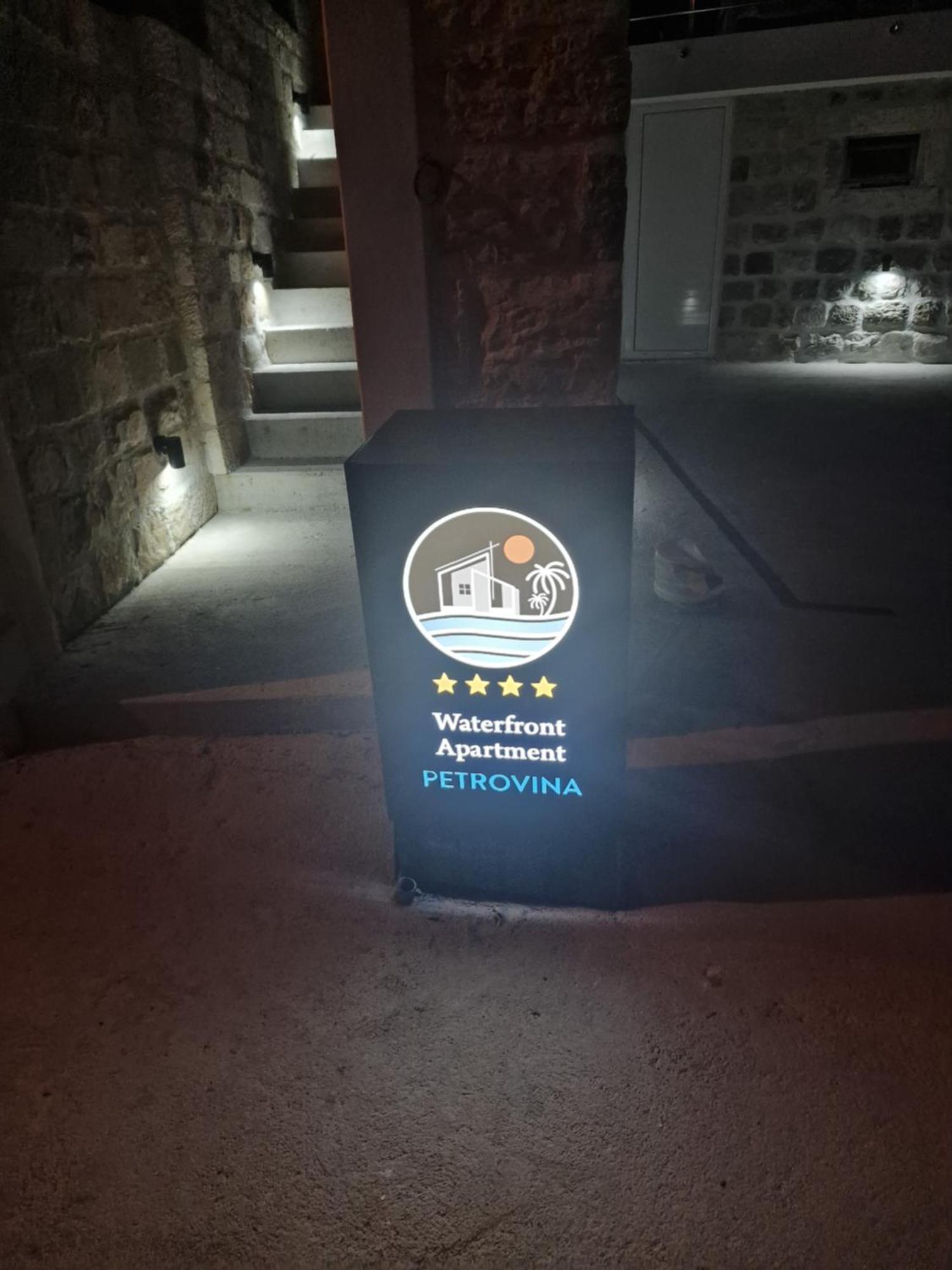Waterfront Apartment Petrovina Kotor Luaran gambar