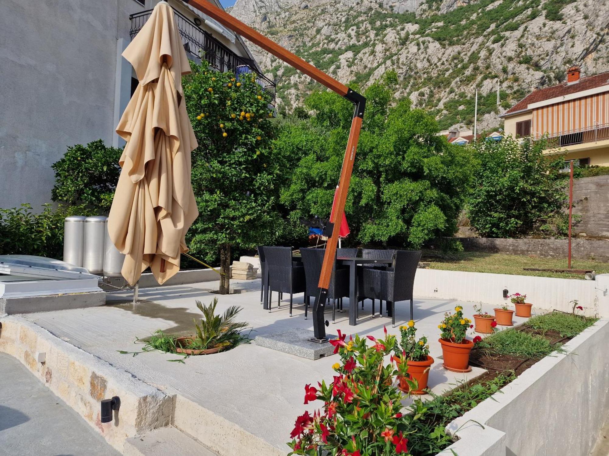 Waterfront Apartment Petrovina Kotor Luaran gambar