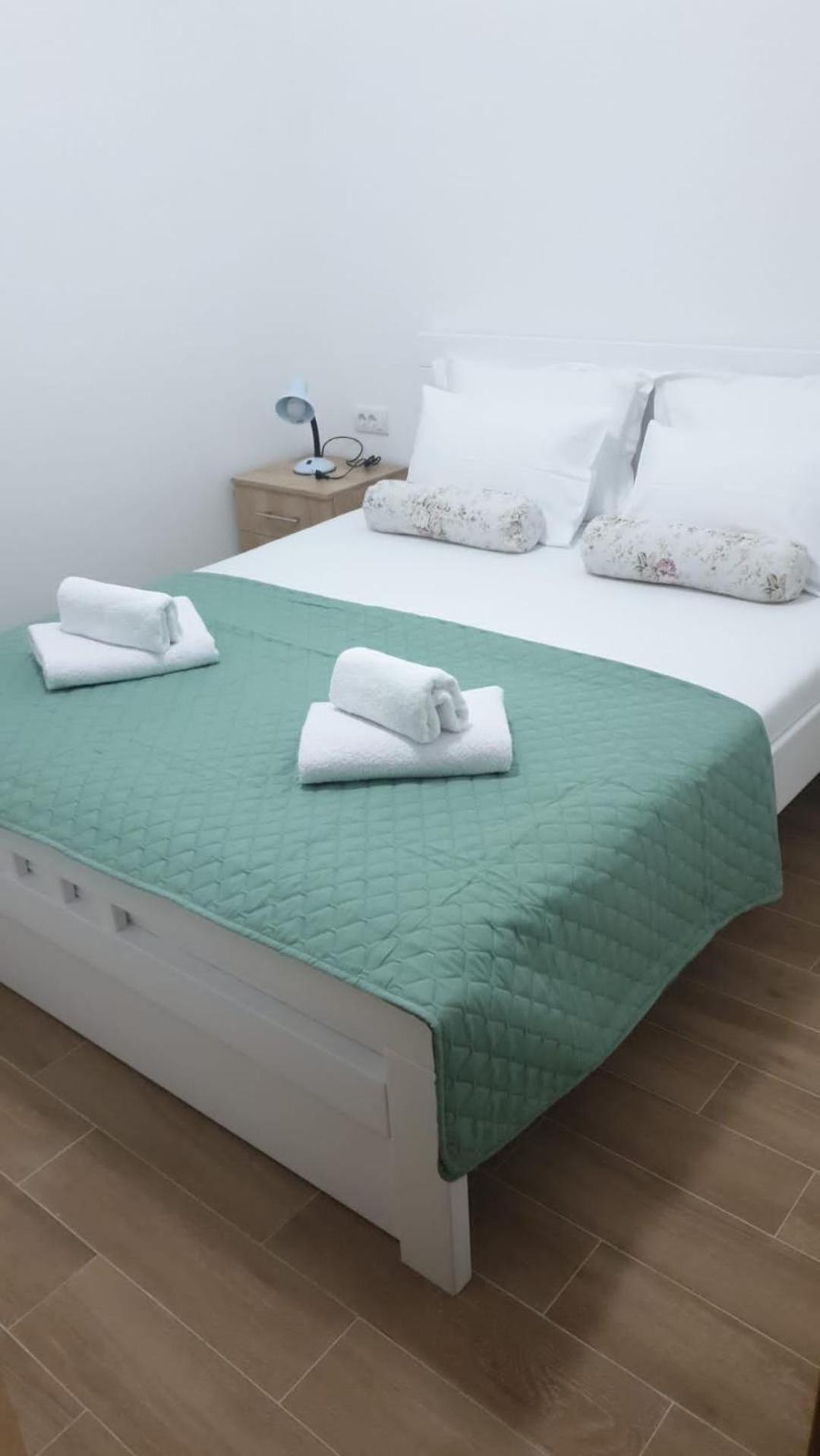 Waterfront Apartment Petrovina Kotor Luaran gambar