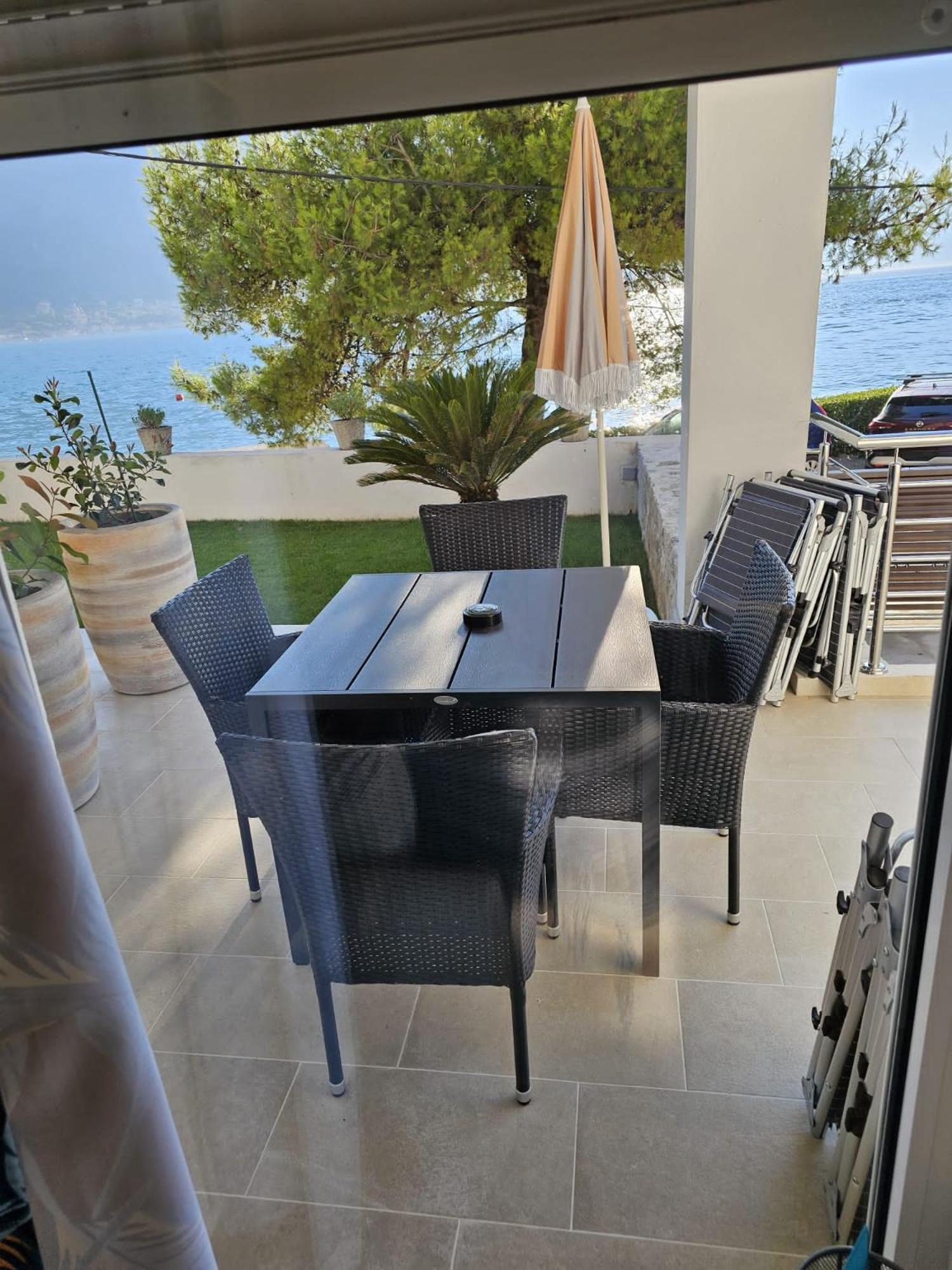 Waterfront Apartment Petrovina Kotor Luaran gambar